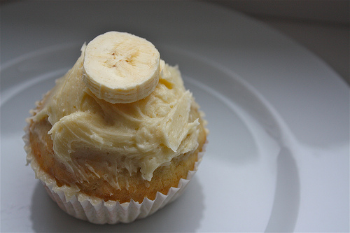 Banana Cupcakes with Honey-Cinnamon Frosting