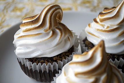 Chocolate Graham Cracker Cupcakes with Toasted Marshmallow