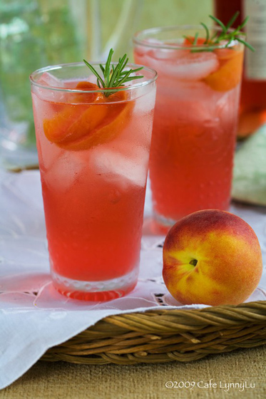 Fresh Peach Wine Spritzer