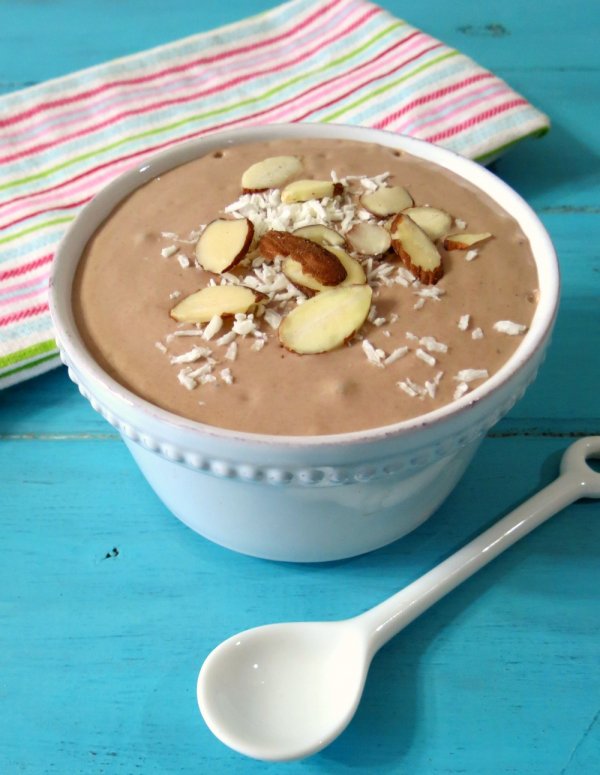 Almond Joy Breakfast Smoothie Bowl