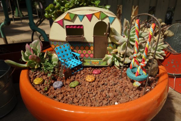 Tiny Garden in a Flowerpot