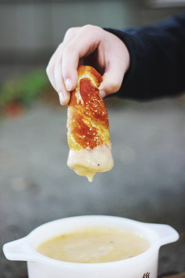 Beer Cheese Pretzels