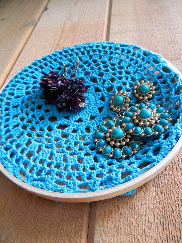 Stretch a Doily for Jewelry Display