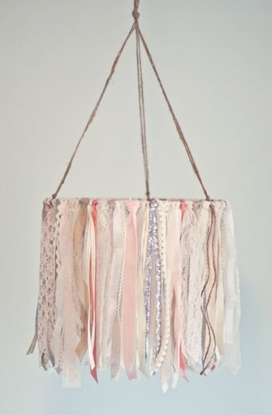 pink,handbag,bag,product,fashion accessory,