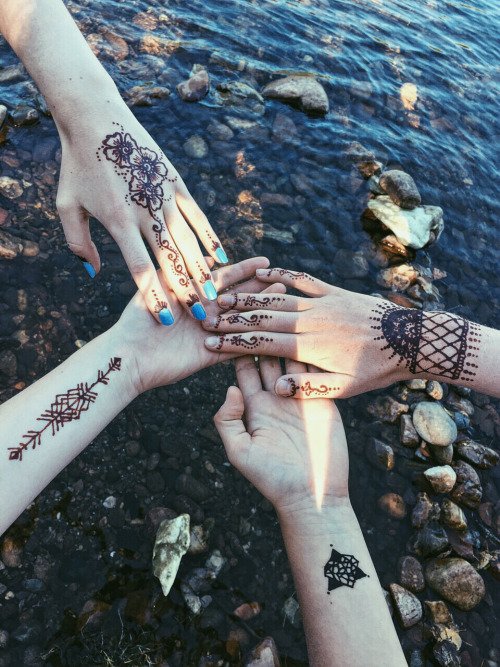 Henna Bffs