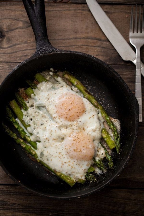 Asparagus and Eggs