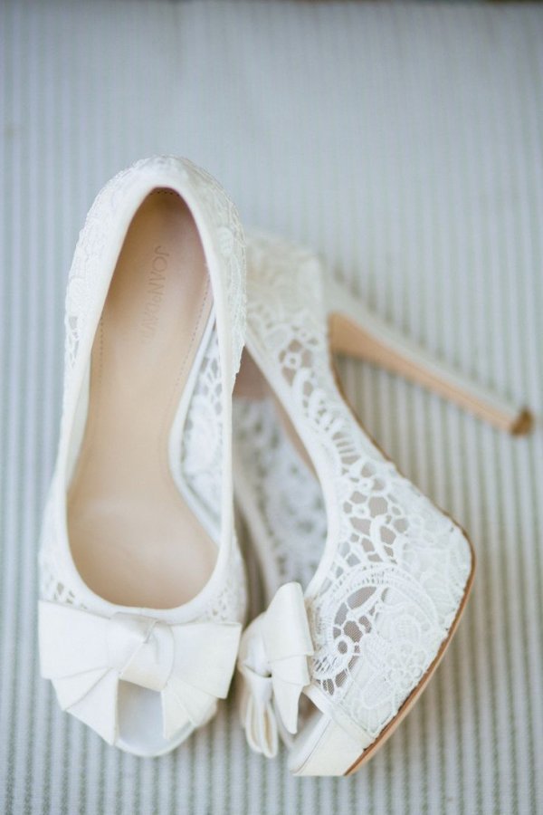 footwear,white,shoe,product,leg,