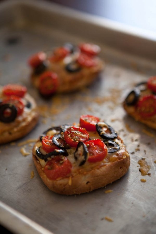 English Muffin + Tomato Sauce + Low-fat Cheese