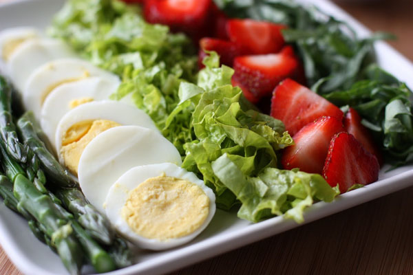 Egg and Asparagus Salad