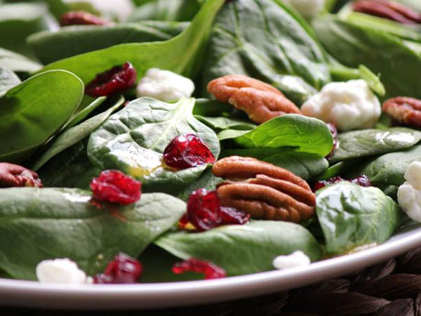 Spinach and Pecan Salad