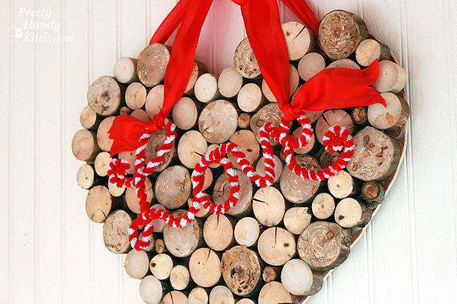 23 Lovely DIY Valentine's Day Wreaths ...