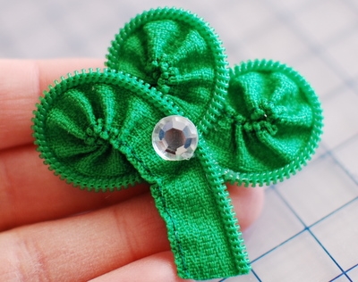 Zipper Shamrock Pin