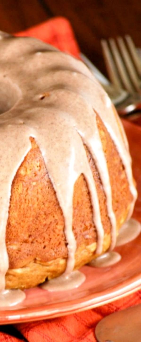 Pumpkin Cake with Cinnamon Glaze