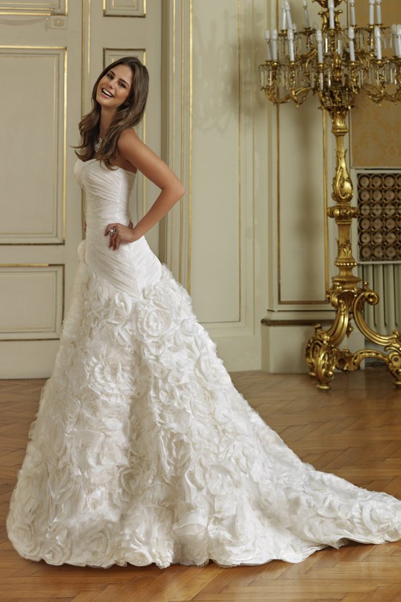 wedding dress,dress,clothing,bridal clothing,gown,