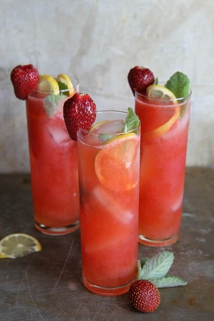 Vodka Strawberry Lemonade Cocktails