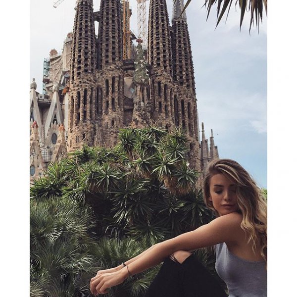 Sagrada Familia (Expiatory Temple of the Holy Family), Temple de Sagrat Cor, gothic architecture, iris,