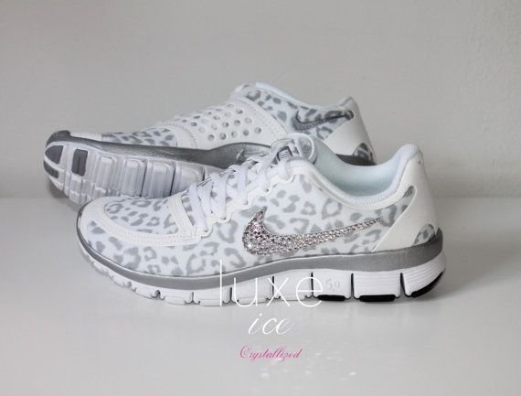 NIKE Run Free 5.0