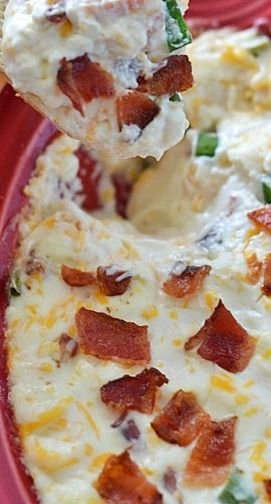 Gooey and Cheesy Warm Bacon Dip