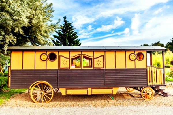 Shambala Caravan Life, France