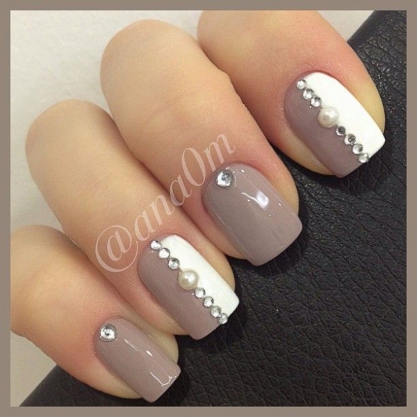 A Sophisticated Crystal Manicure