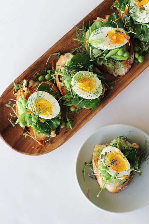 Egg and Pea Tartines