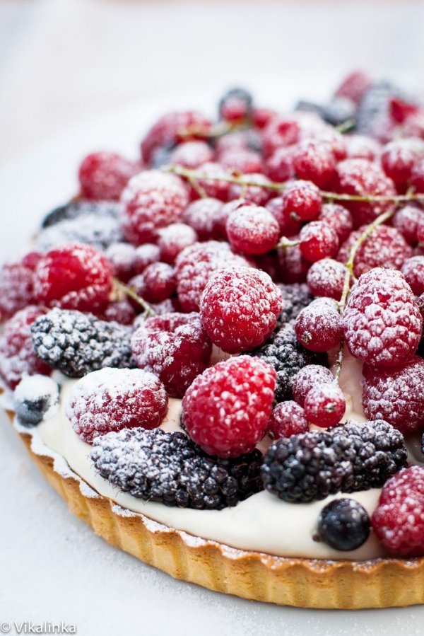 Berry Pavlova Tart