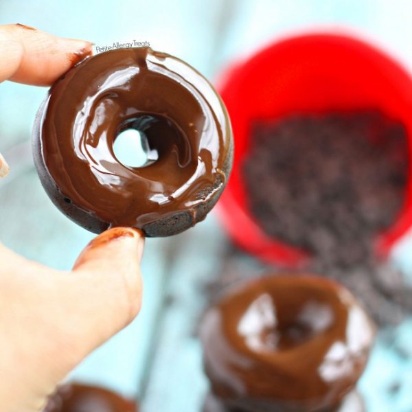 chocolate, dessert, glaze, doughnut, chocolate spread,