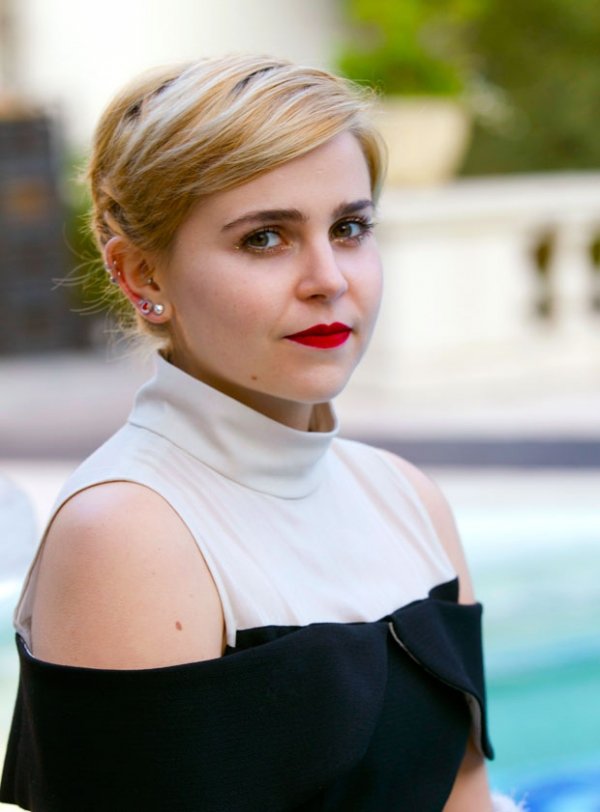 Mae Whitman