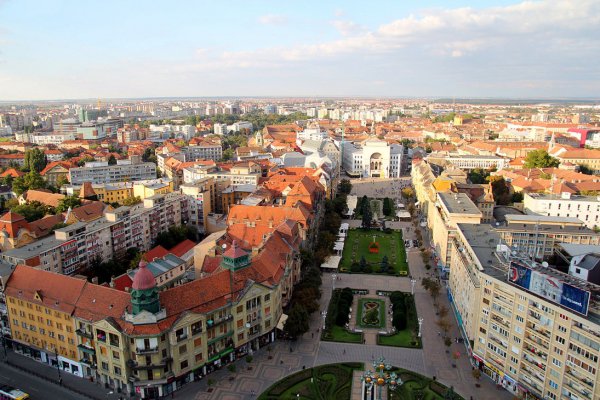 Strolling through "Little Vienna" at Timișoara, Romania