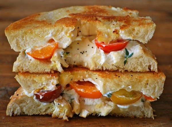 Grilled Cheese and Tomato