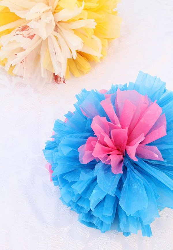 Pom Pom Gift Toppers