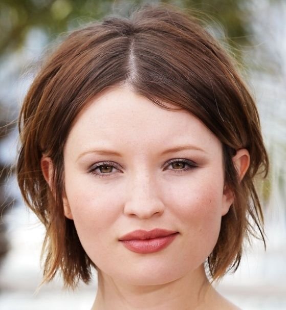 27 Flattering Hairstyles for round Faces