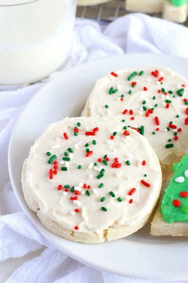 dessert, cookies and crackers, cream, whipped cream, buttercream,