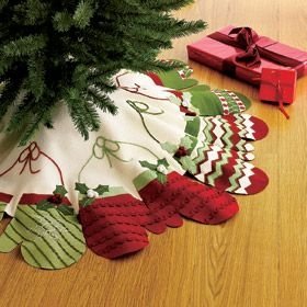 Mittens Tree Skirt