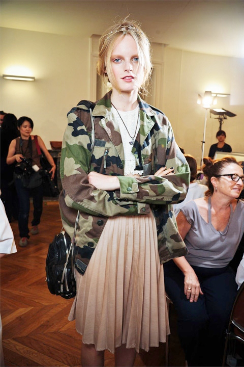 How to Wear Camouflage the Chic Way