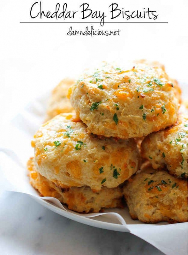 Red Lobster's Cheddar Biscuits