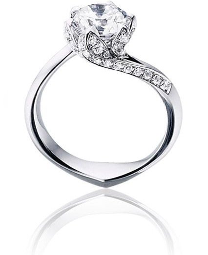 jewellery,ring,fashion accessory,platinum,diamond,