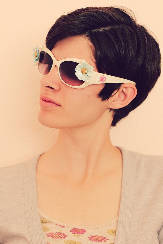 Glue Flowers to the Corners