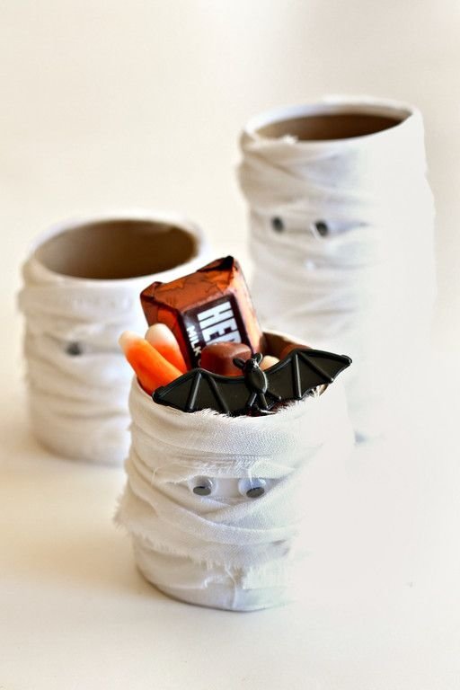 Easy Mummy Halloween Craft