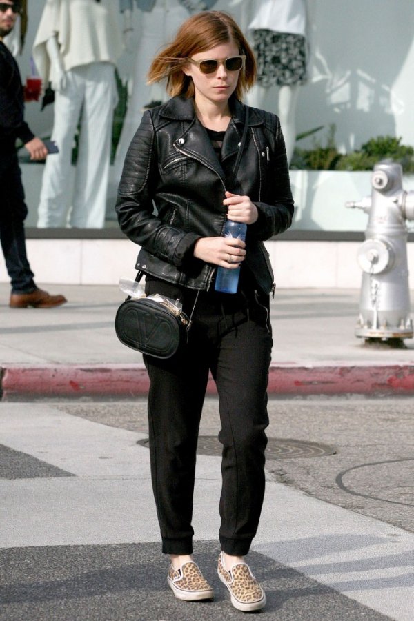 Black Outfit + Leopard Print Shoes