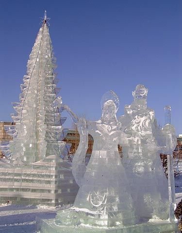 Couple Ice Sculpture