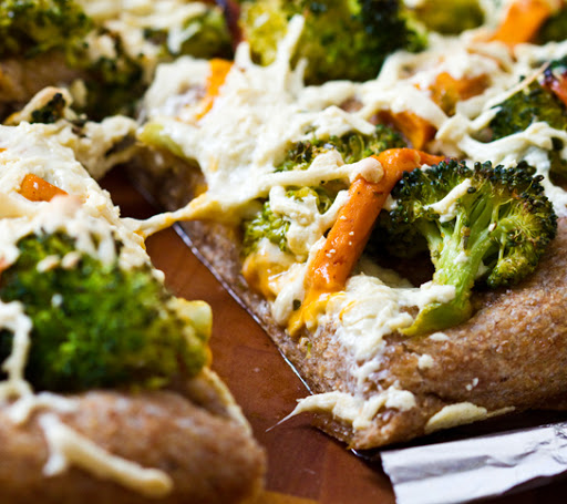 Cheesy Broccoli Pizza