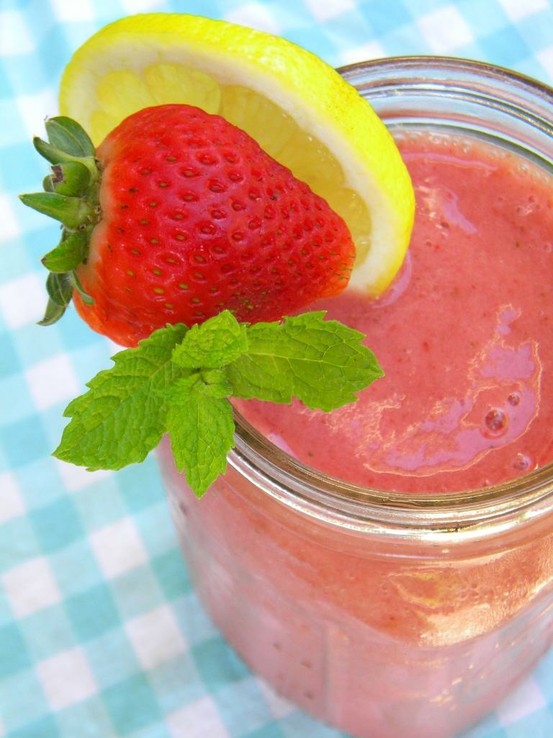 Strawberry Detox Green Monster Smoothie