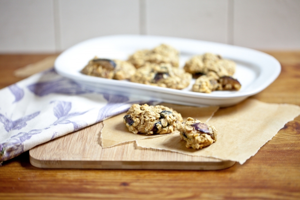 Chocolate Raisin Oat Cookies