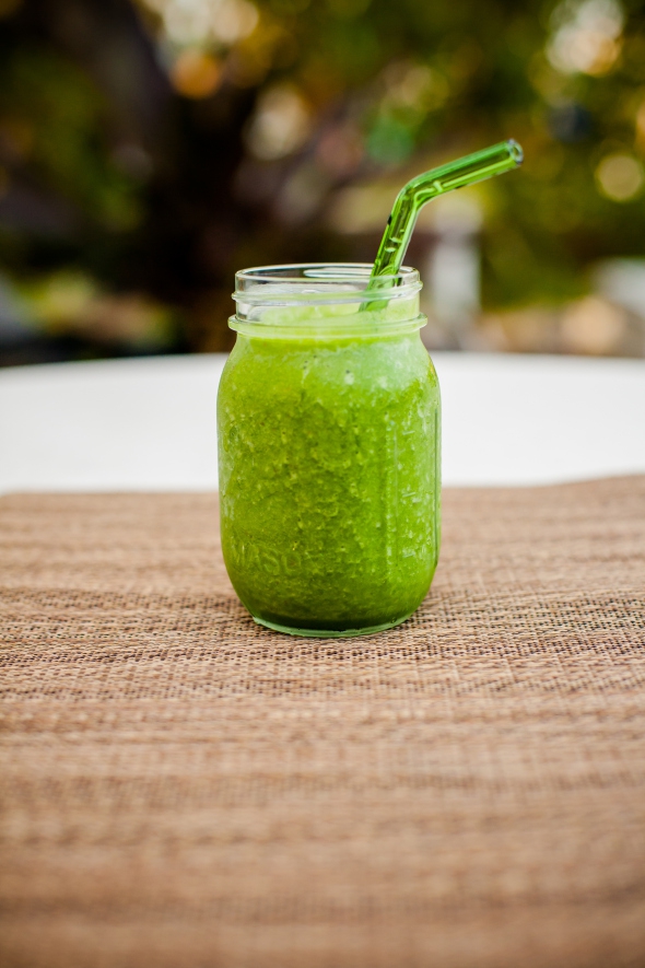 Strawberry Cashew Green Smoothie