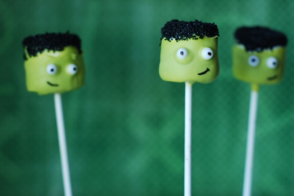 Frankenstein Marshmallow Pops