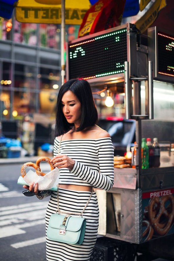 color,snapshot,road,street,shopping,