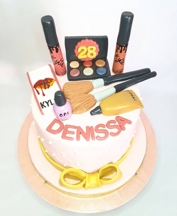 Makeup Kit Cake Design | Born To Shop Cake | Seller FactG - YouTube