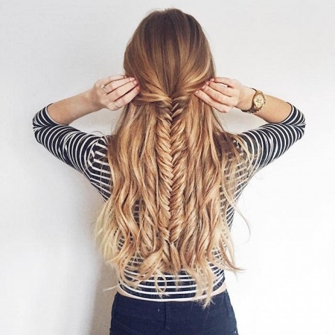 hair,clothing,hairstyle,long hair,fashion accessory,