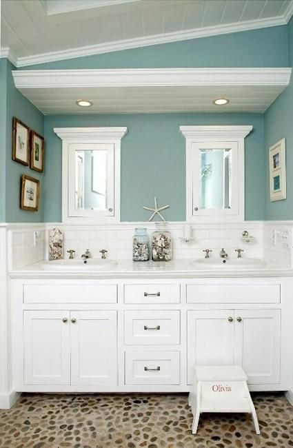 Use Ocean Colors in the Bathroom